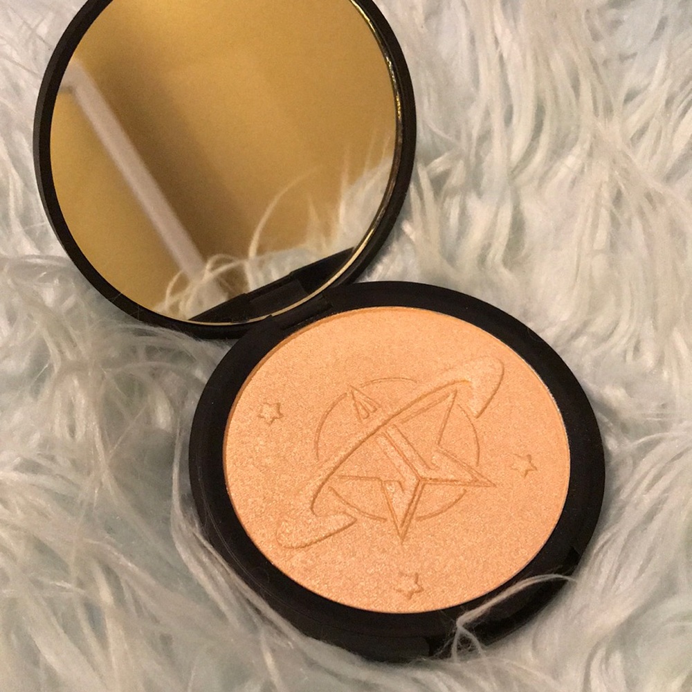 JSC X MannyMUA collaboration highlighter
